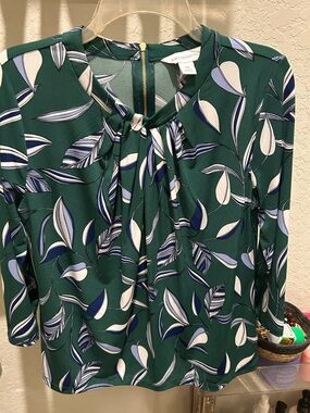 Liz Claiborne Emerald Green Leaf-Print Tie-Neck Blouse